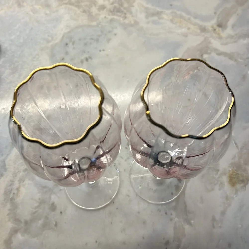 NWOT-Pink Wine glasses- Set of 2 - Picture 2 of 2
